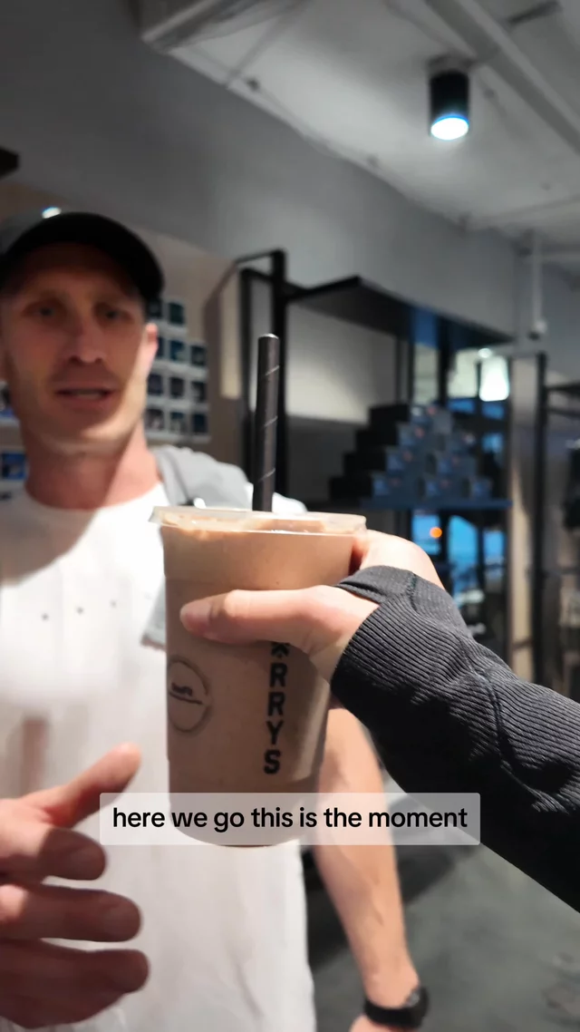 Still from a FON customer video review