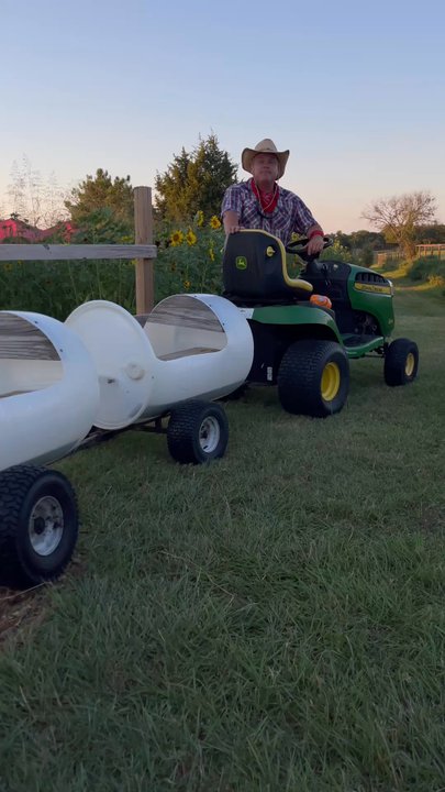 Team Family Farm - Cowboy Barrels  and the UK t - Pumpkin Patches Near Me - Aubrey, Texas