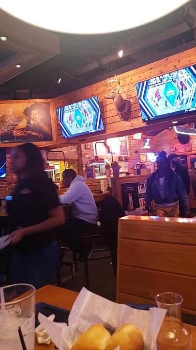 Texas Roadhouse - Inside the Restaurant - Steakhouses Near Me - Suffolk, Virginia