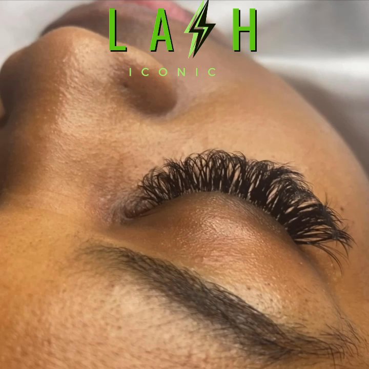LashIconic Extensions - This video is of my fill in for a full volume set. - Eyelash Service Near Me