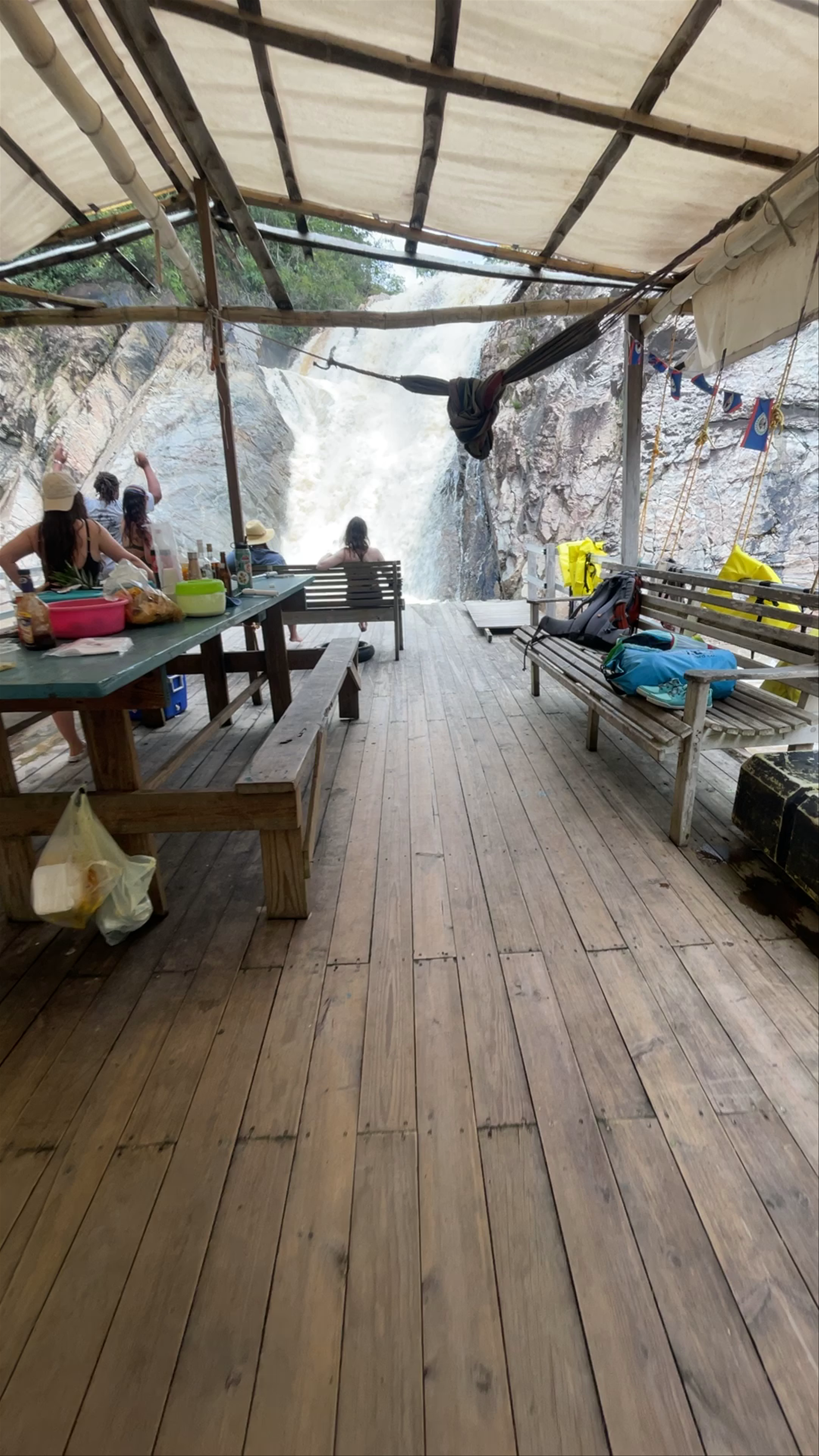 Macaw Bank Jungle Lodge