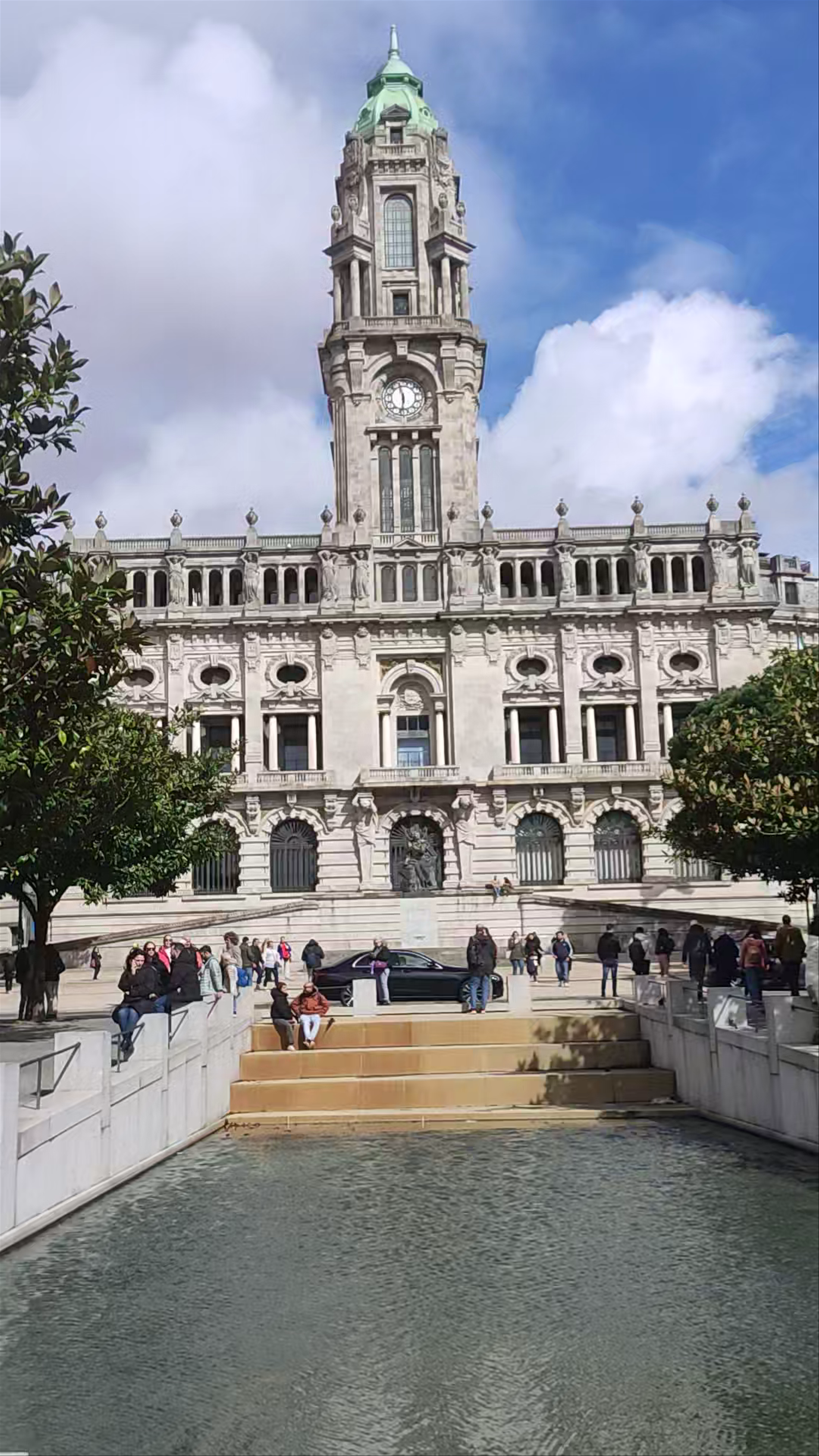 Câmara Municipal de Porto: Majestic City Hall in the Heart of Porto