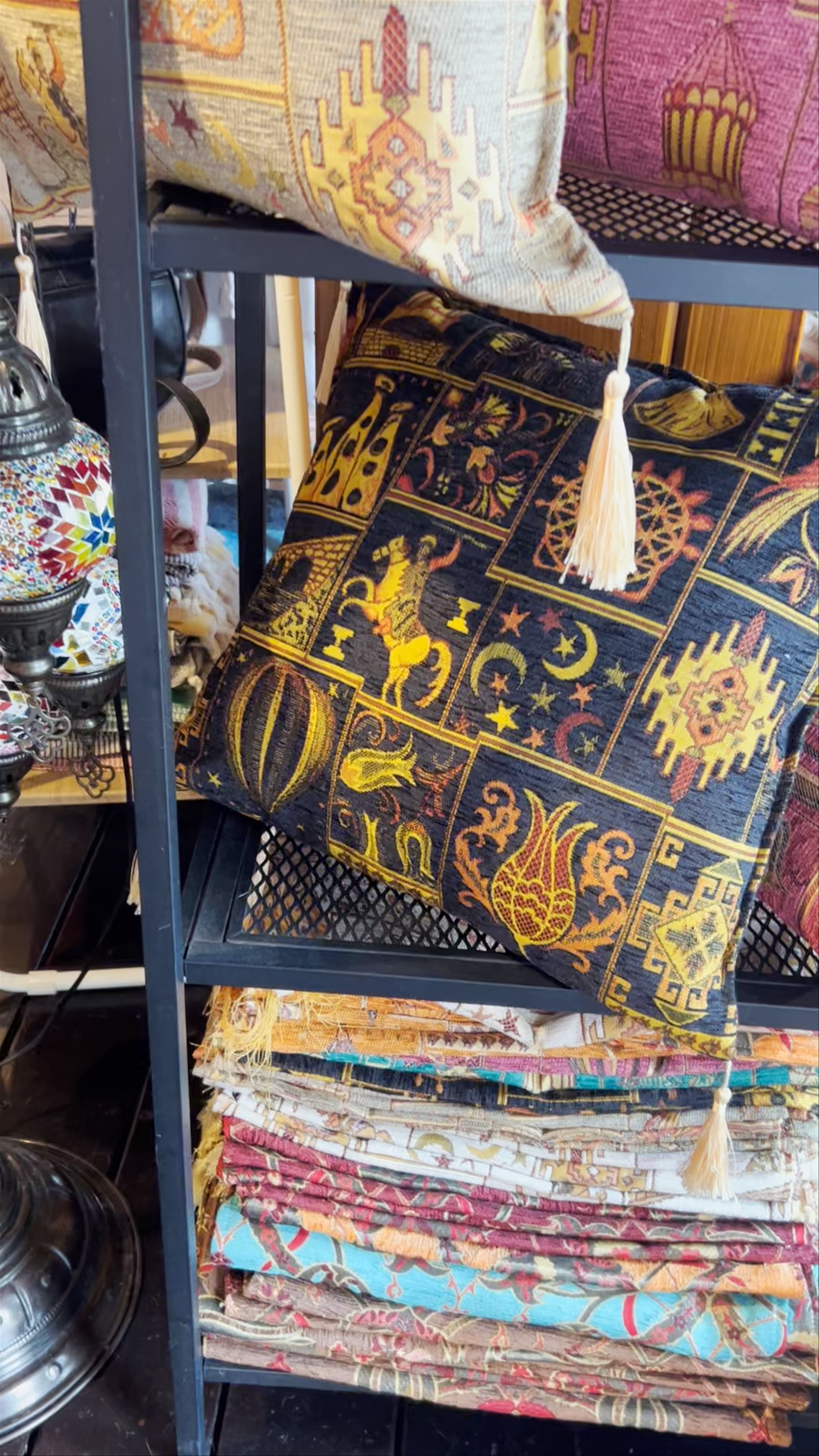 伊斯坦堡市集-日月潭門市 Istanbul Bazaar at Sun Moon Lake: A Hidden Treasure of Authentic Handicrafts