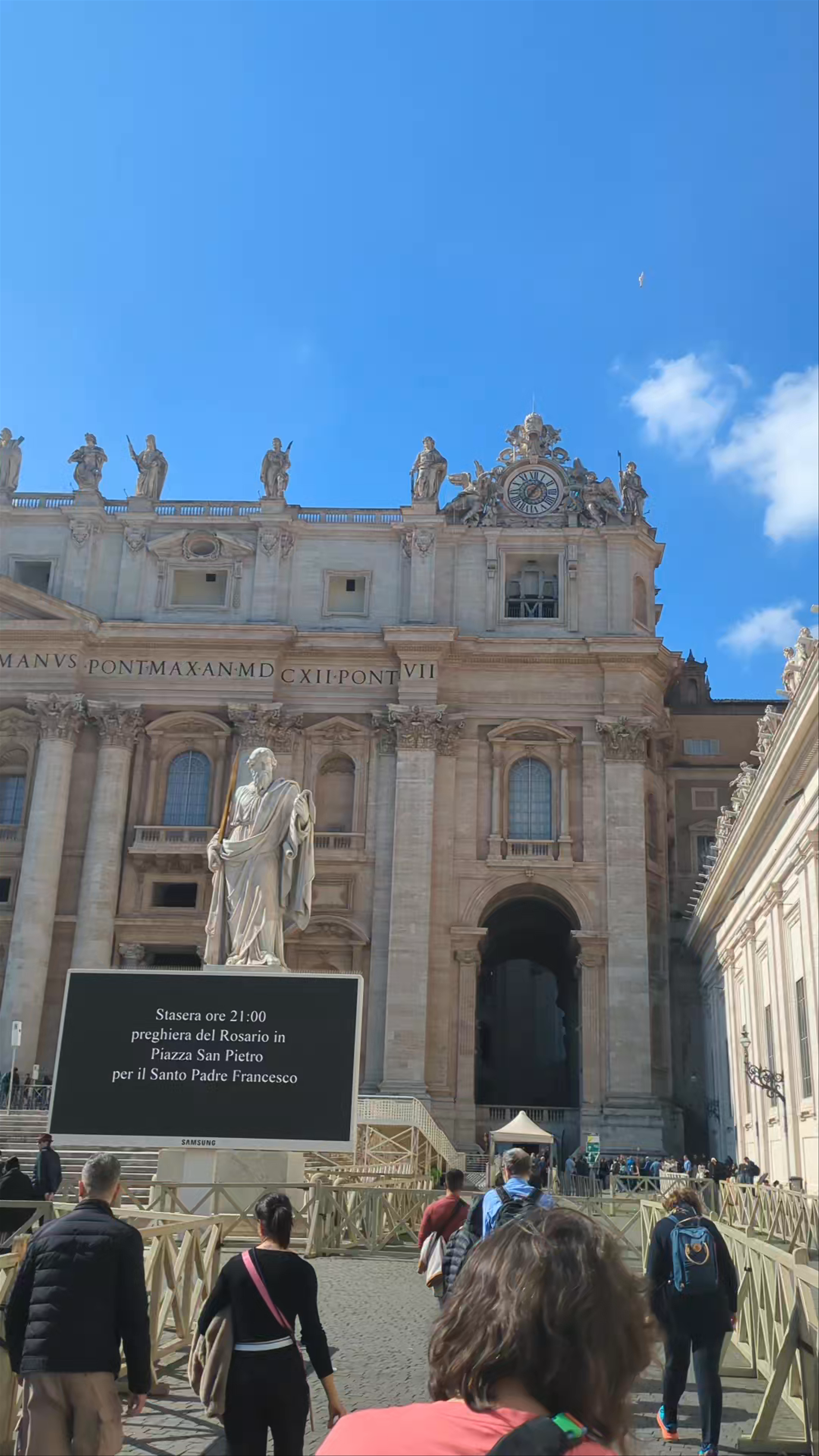 Piazza San Pietro: Spiritual Majesty in Vatican City