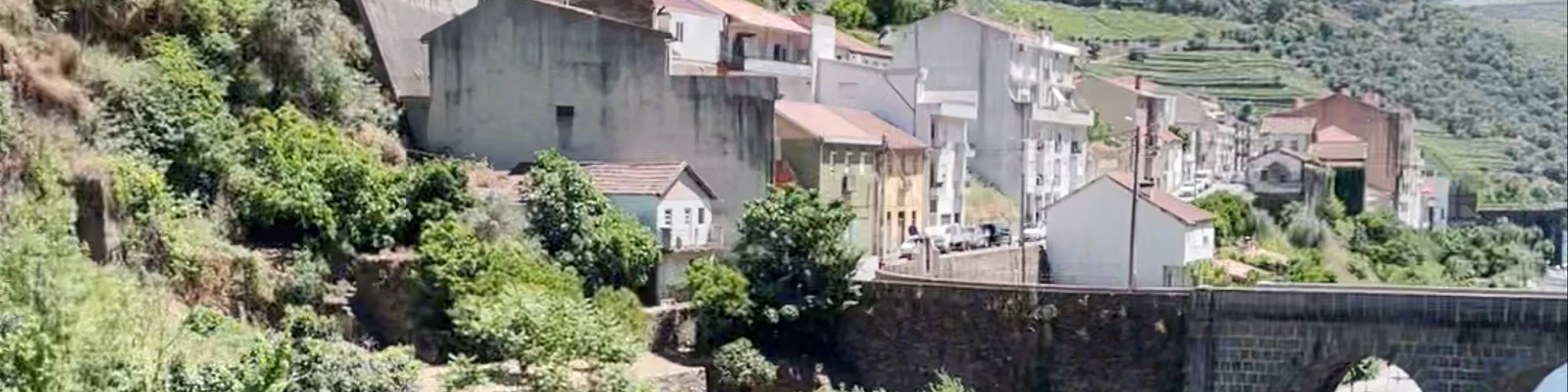 Ponte rodoviária sobre o rio Pinhão