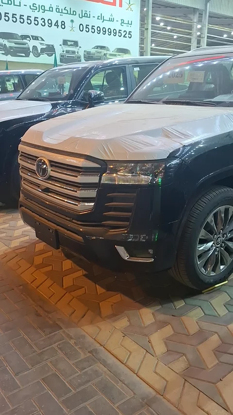 تويوتا لاندكروزر GXR4 2025