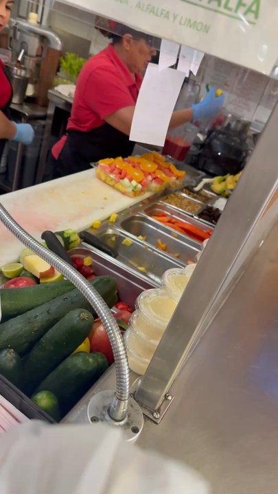 Jugos Acapulco - Mexican Near Me - Santa Ana, California
