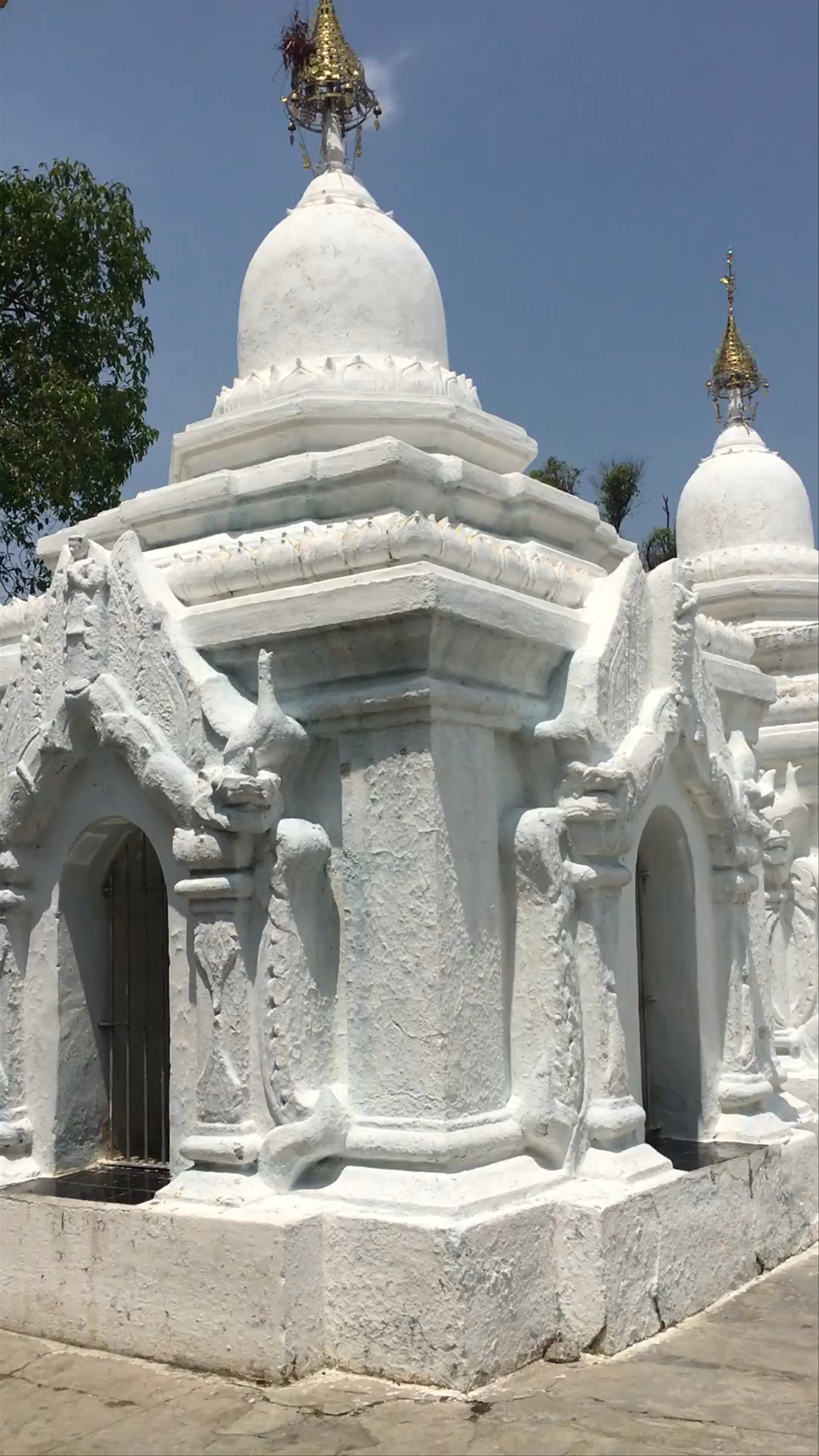Kuthodaw Pagoda