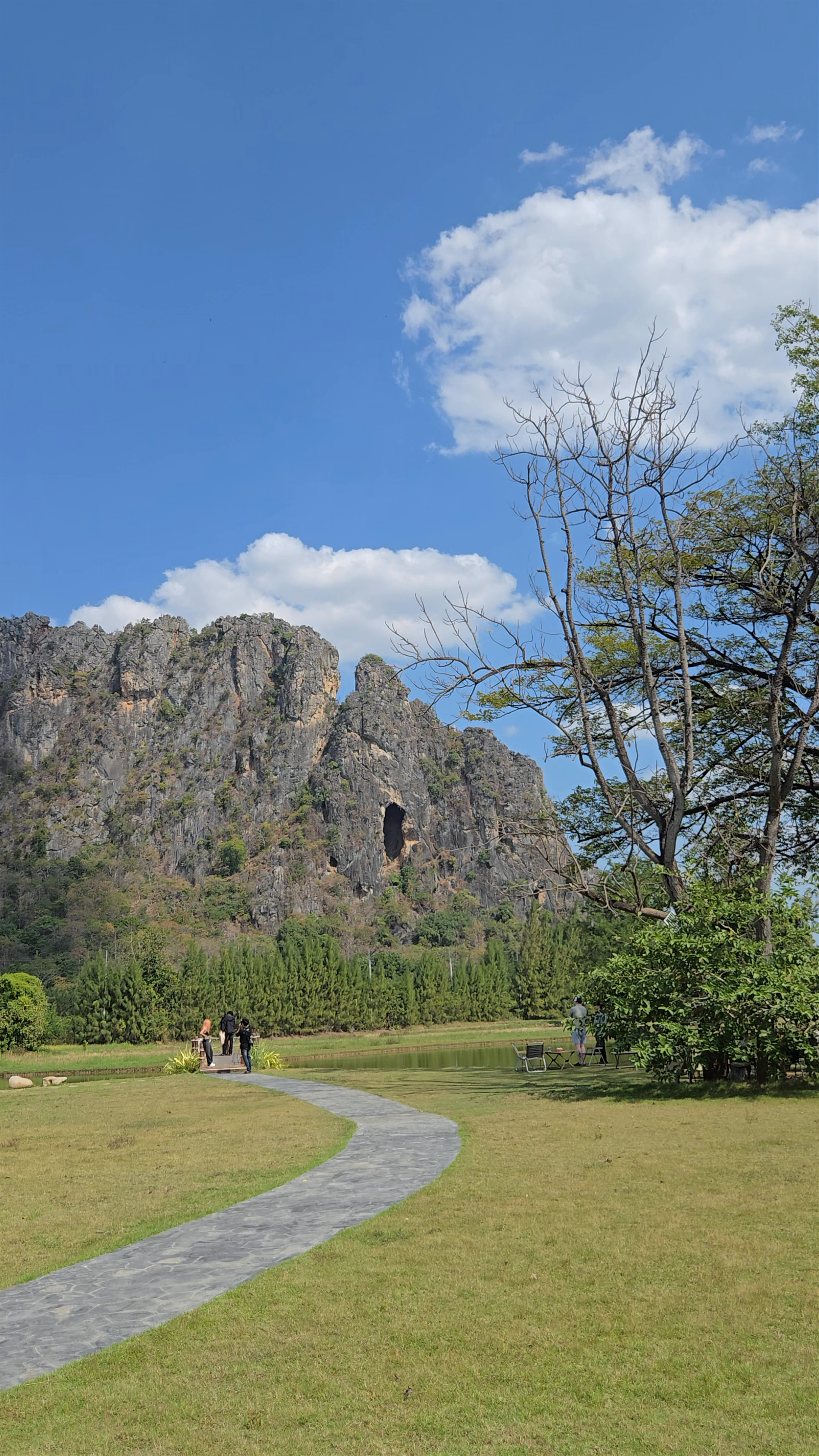 Hug Valley Cafe Nong Chumphon