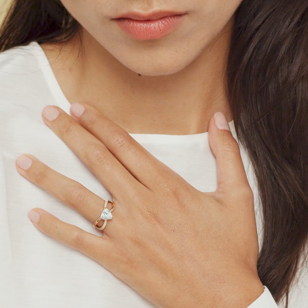 The Duet | Trillion | Platinum | bandAccent: Double pavé | diamondOrientation: vertical | caratWeight: other