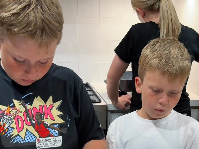 kids cooking