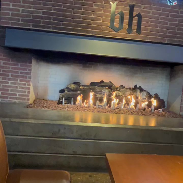 Brick House - Love this fireplace - American Near Me - Sugar Land, Texas