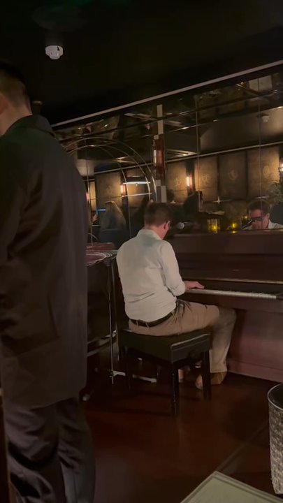 Swift - Cocktail Bars Near Me - London, XGL