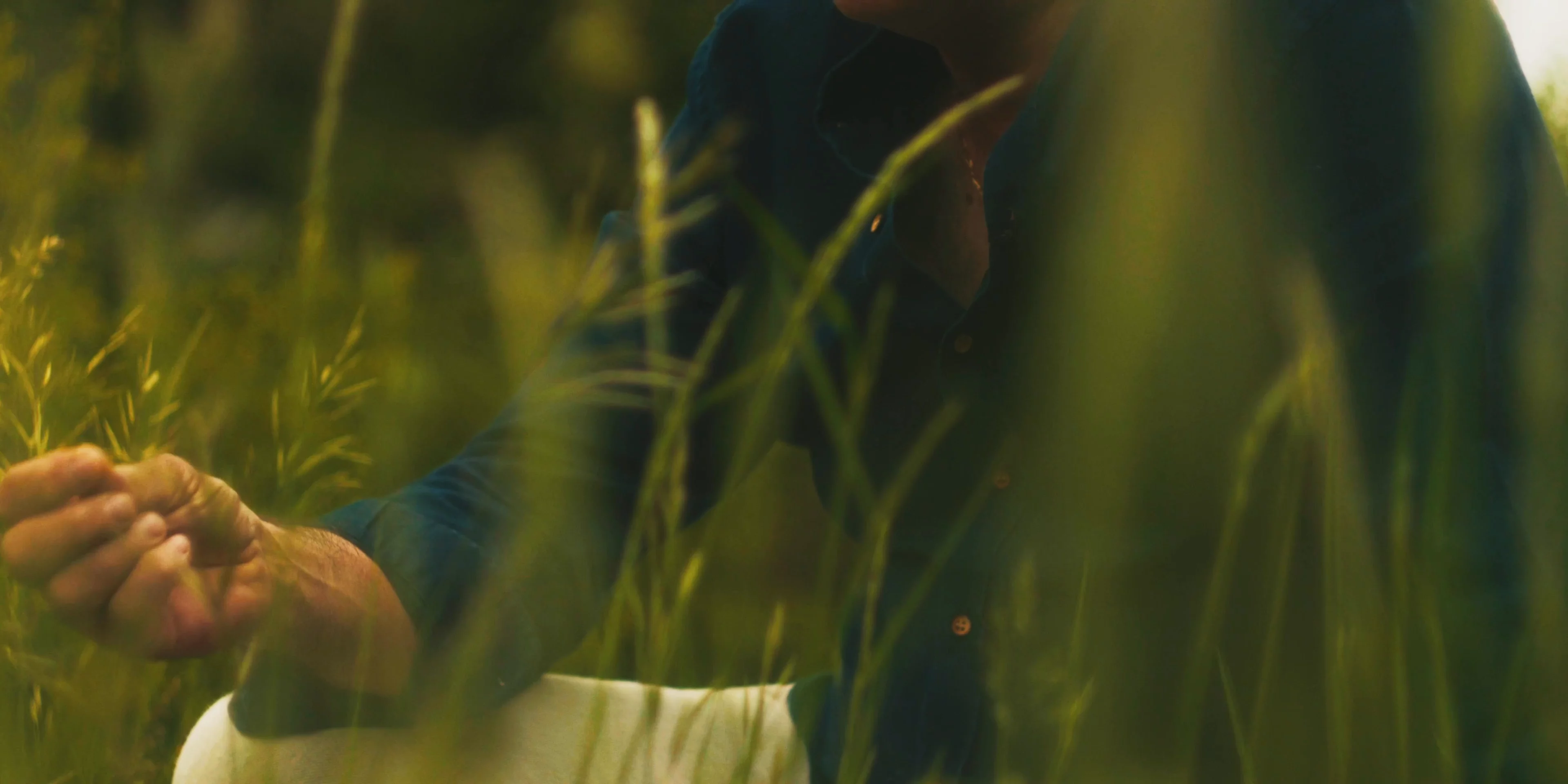 Film still from La Vialette by Feel Inc.
