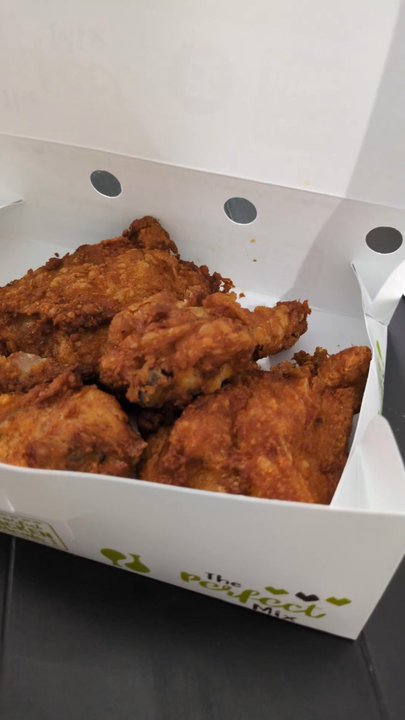 Pollo Campero - 4 piece meal and chicken sandwich - Chicken Shop Near Me - Orlando, Florida