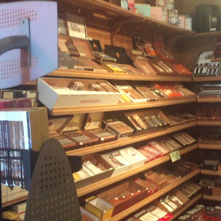 Video carousel 1 of 2 with ID JYWjs099S91RgqBiwtETJg for Planet Tobacco
