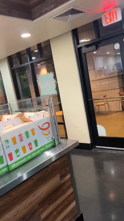 Jamba - Getting refreshments... - Juice Bars & Smoothies Near Me - Honolulu, Hawaii