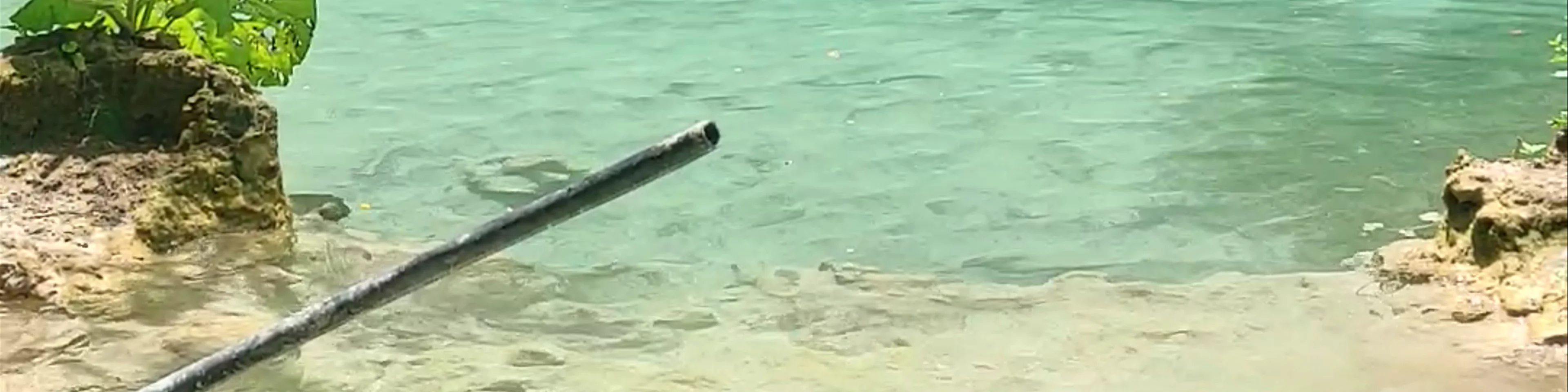 Γαλάζια λίμνη