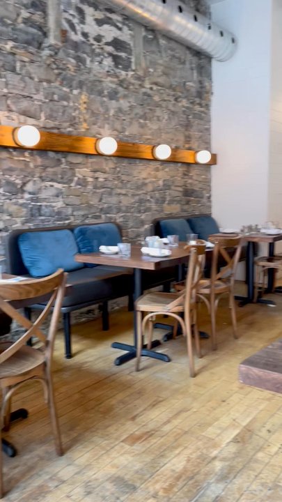 Pincette - Had to take a short vid of the inside of this place - GORG. Who wouldn't want to dine in this ambience? Oh yeh, the food here rocks too. :) - Seafood Near Me - Montreal, Quebec