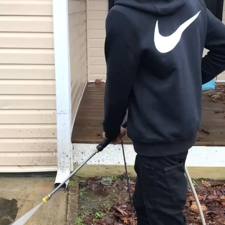 Freshcare Mobile Detailing - Pressure washing a driveway - Auto Detailing Near Me