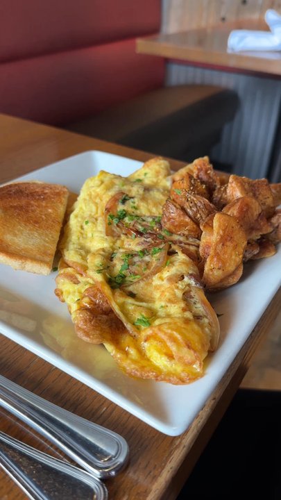 Beer Kitchen - Bacon Cheddar Omelet - Gastropubs Near Me - Kansas City, Missouri