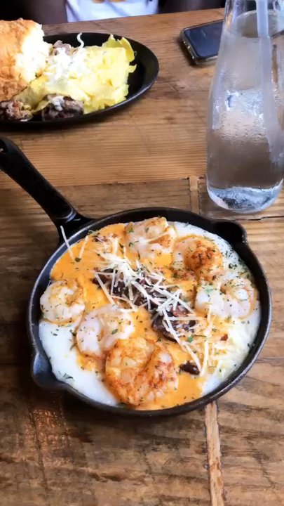 Two Cracked Eggs Cafe - Breakfast & Brunch Near Me - Savannah, Georgia