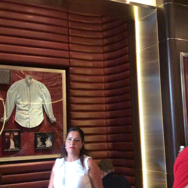 Hard Rock Cafe - Bars Near Me - Barcelona, B
