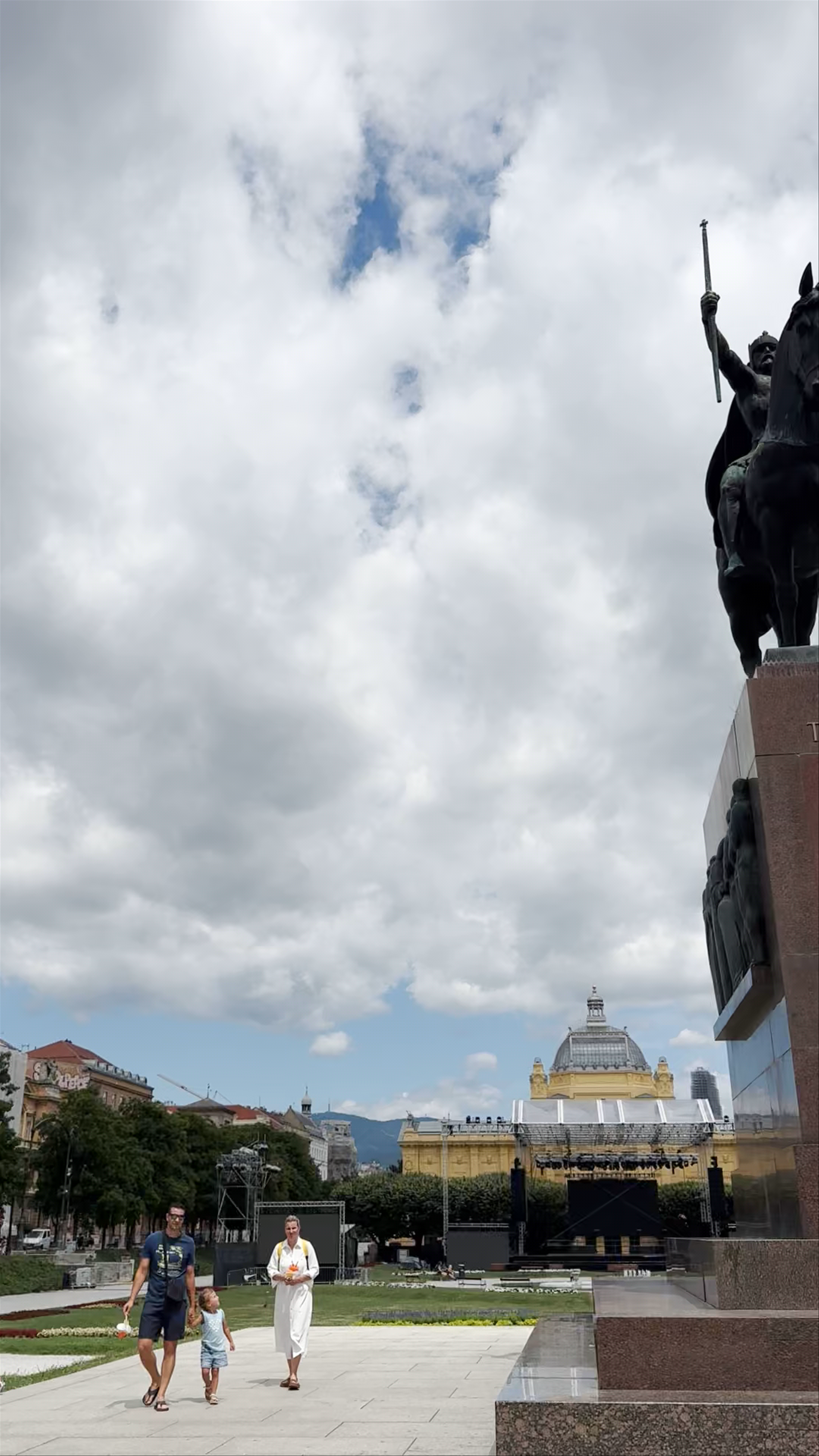 Monument to King Tomislav: Iconic Heart of Zagreb