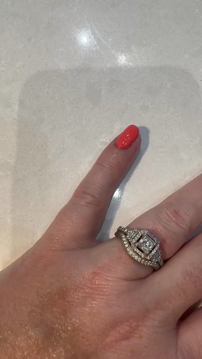 Tints Polish - Nail Salons Near Me - Saint Louis, Missouri
