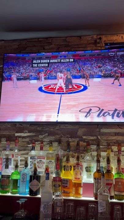 Madison's - Deeee TROIT BASKETBALL! - Sports Bars Near Me - Mount Clemens, Michigan