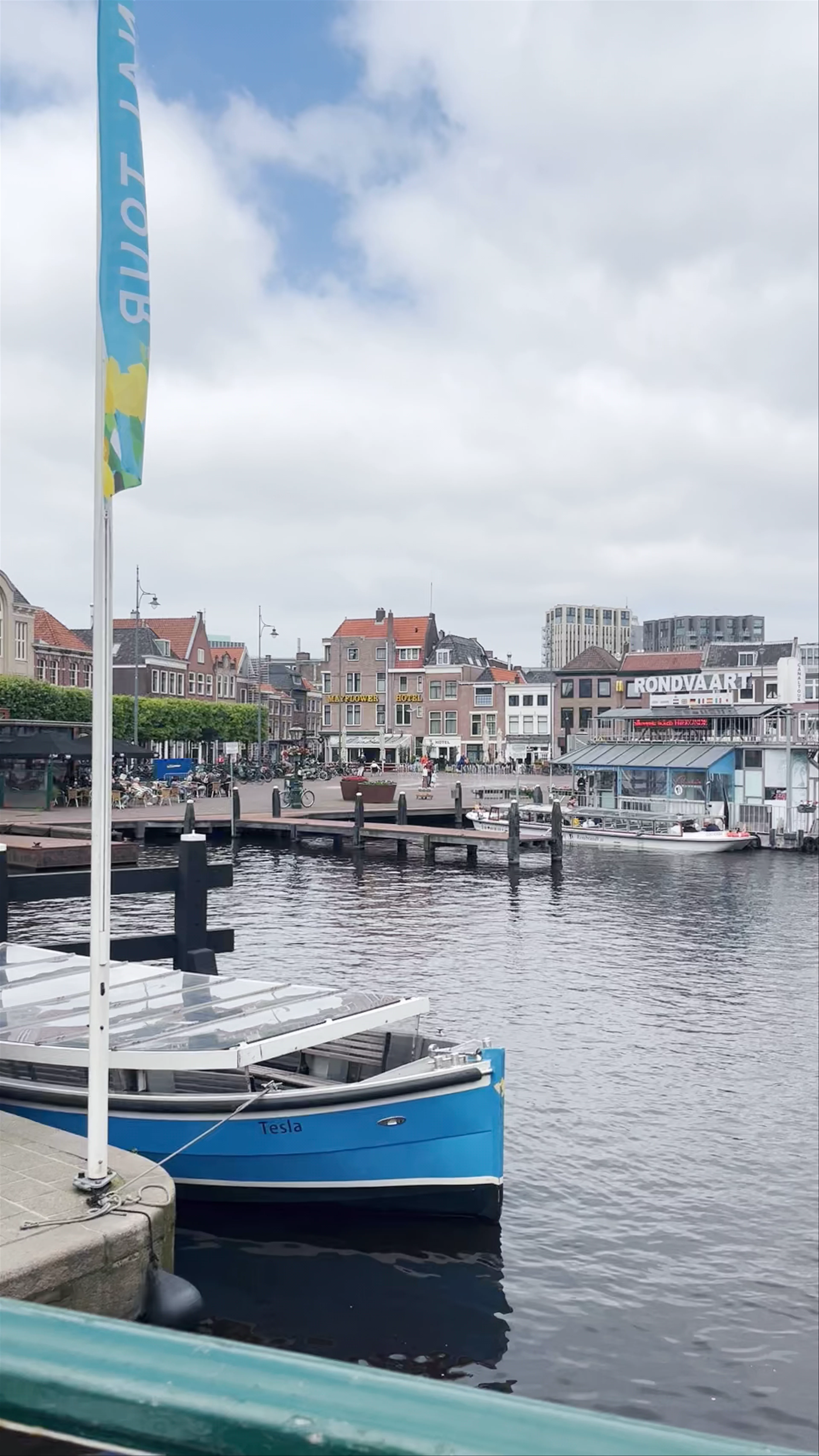 Bootjes en Broodjes, Blauwpoortsbrug