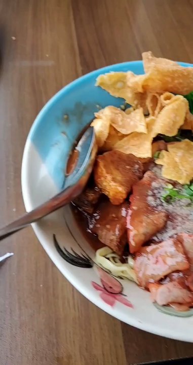 DAKZEN - Thai Near Me - Somerville, Massachusetts