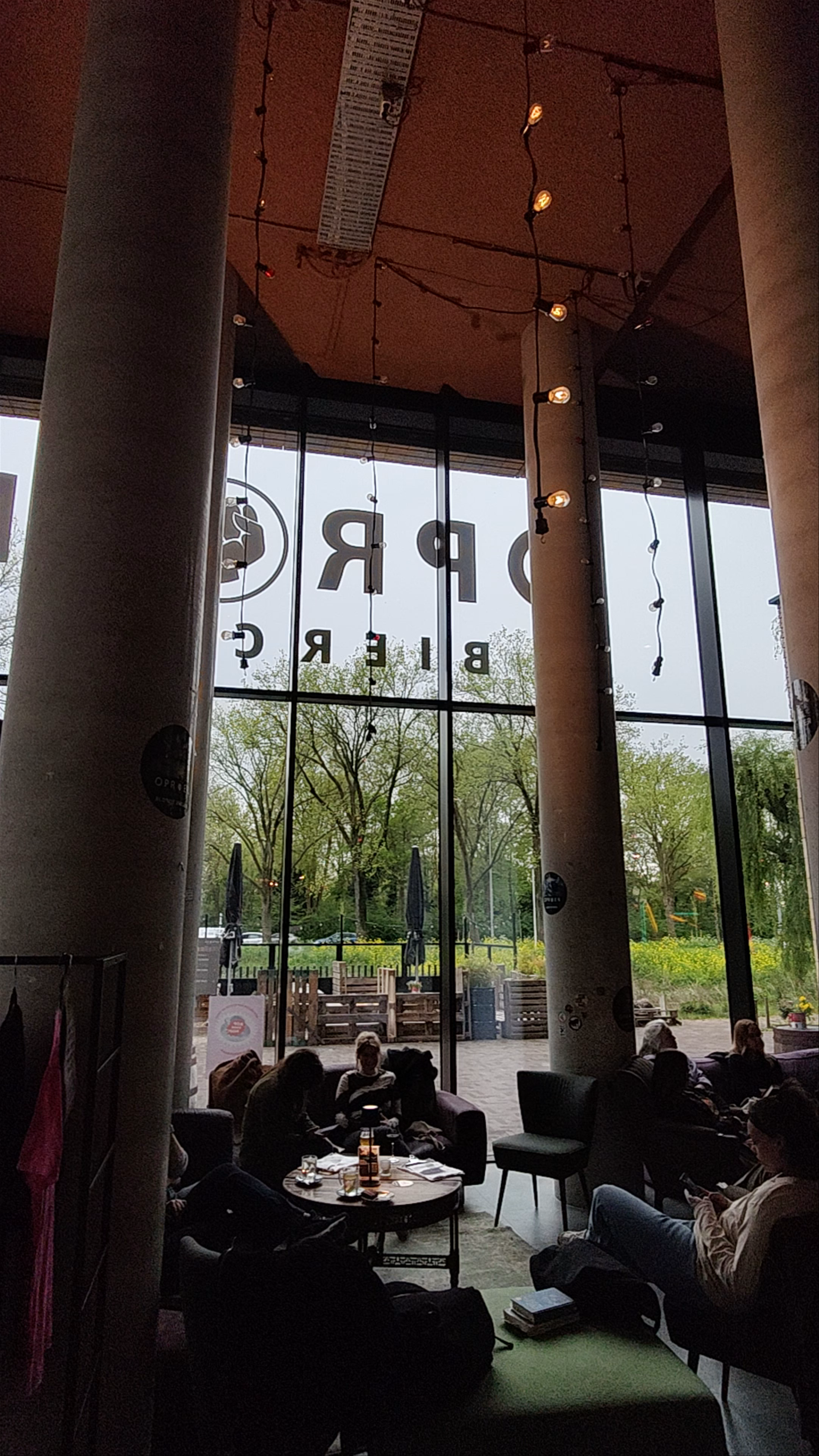 Oproer Biercafé: Chill Vibes and Craft Beers in Utrecht