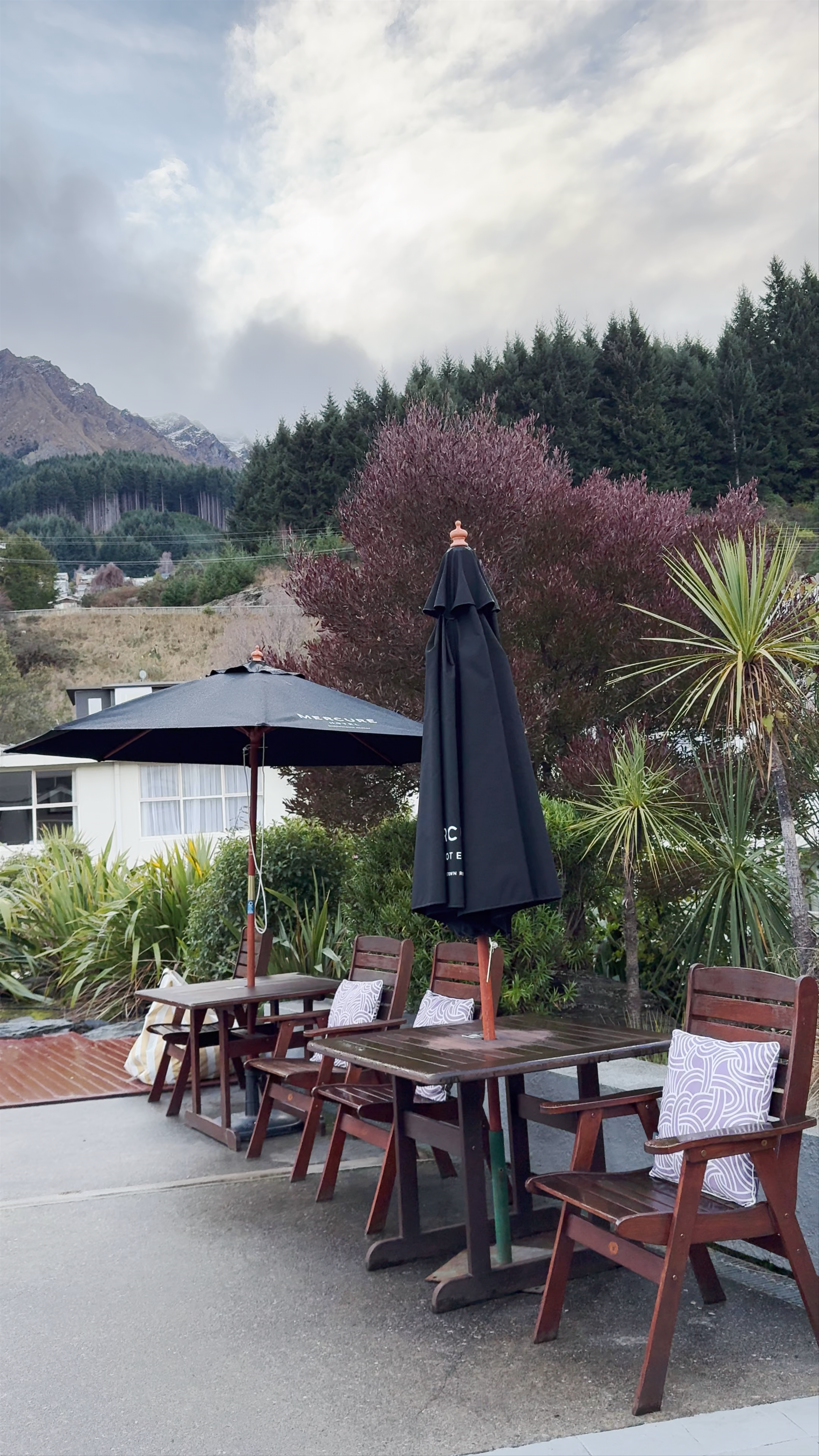 Mercure Queenstown Resort: Mountain Retreat with Poolside Serenity