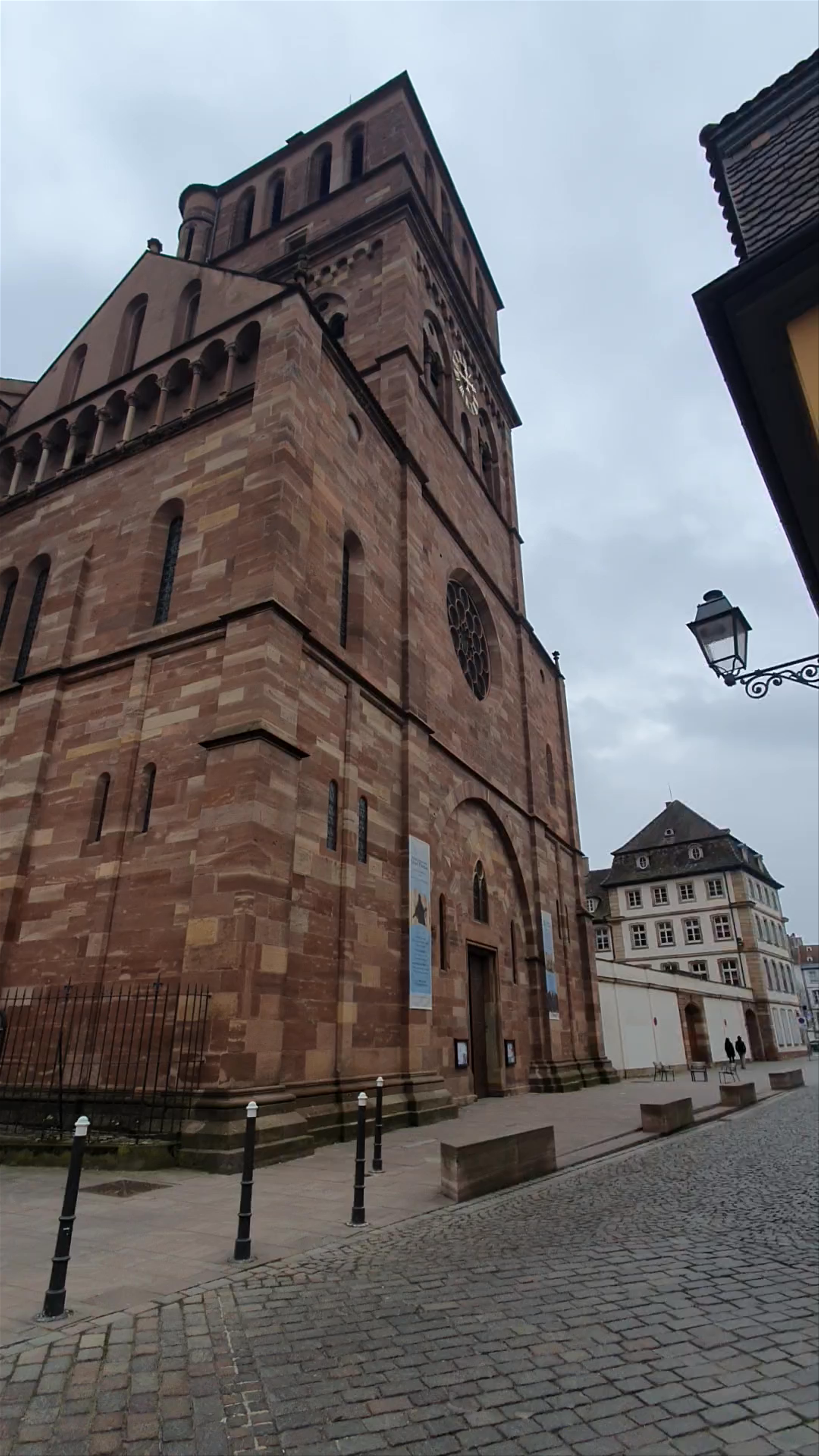 Église Saint Thomas: Timeless Gothic Beauty in Strasbourg