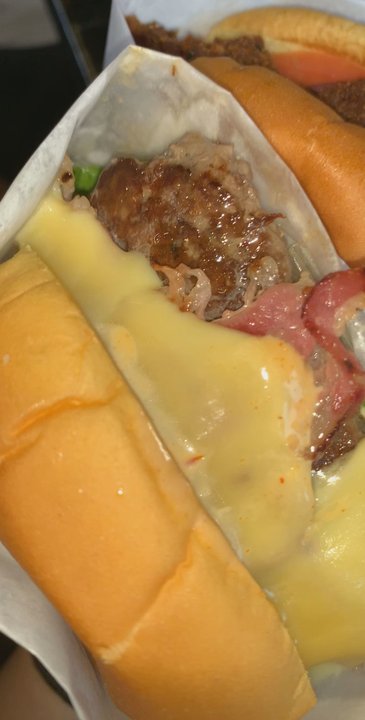 Halalbee's - AMAZINGGGG - Burgers Near Me - Jamaica, New York