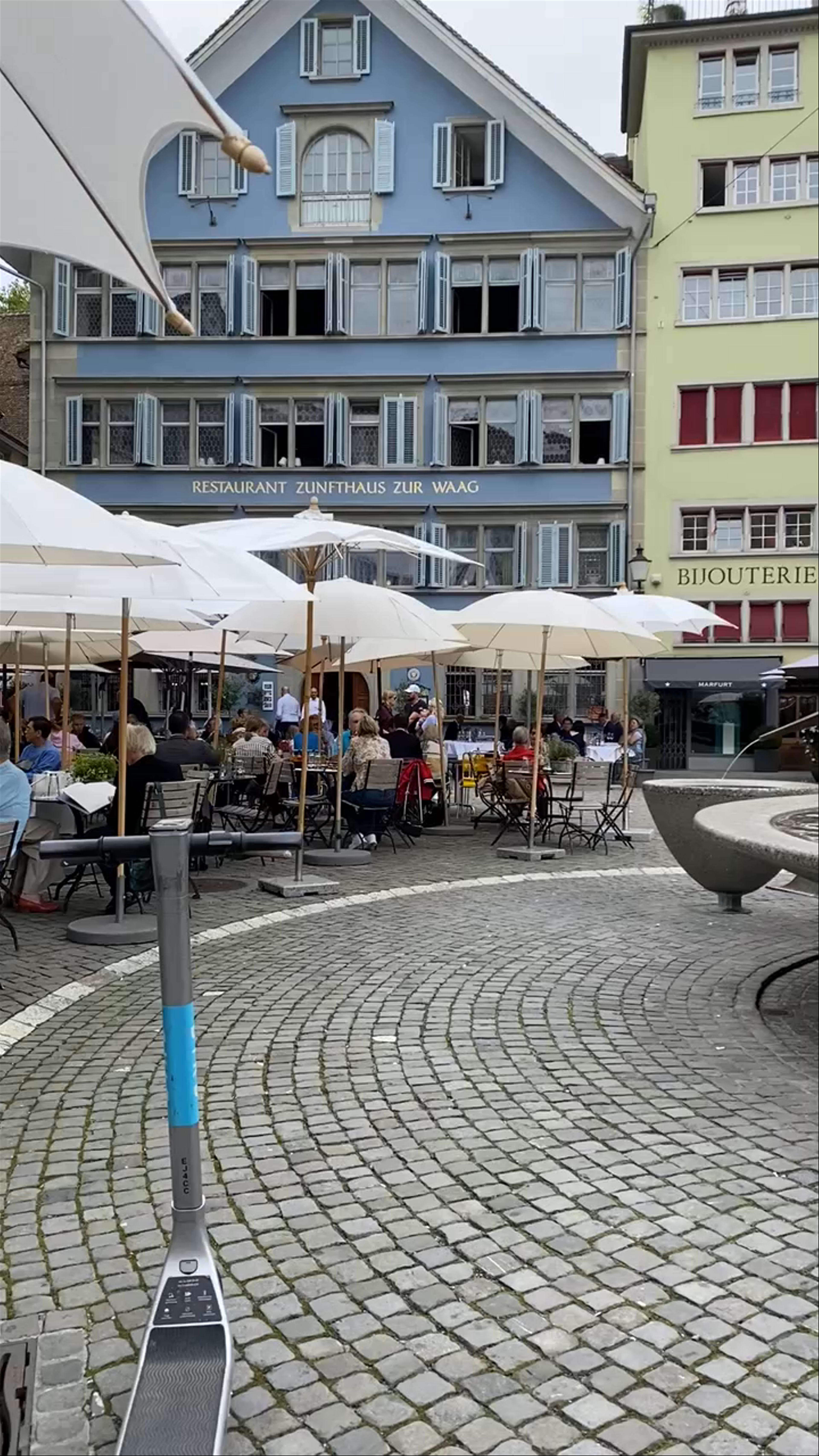 Münsterhof Brunnen: Charming Urban Oasis in Zurich