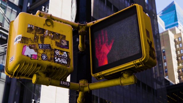Pedestrians start walking light