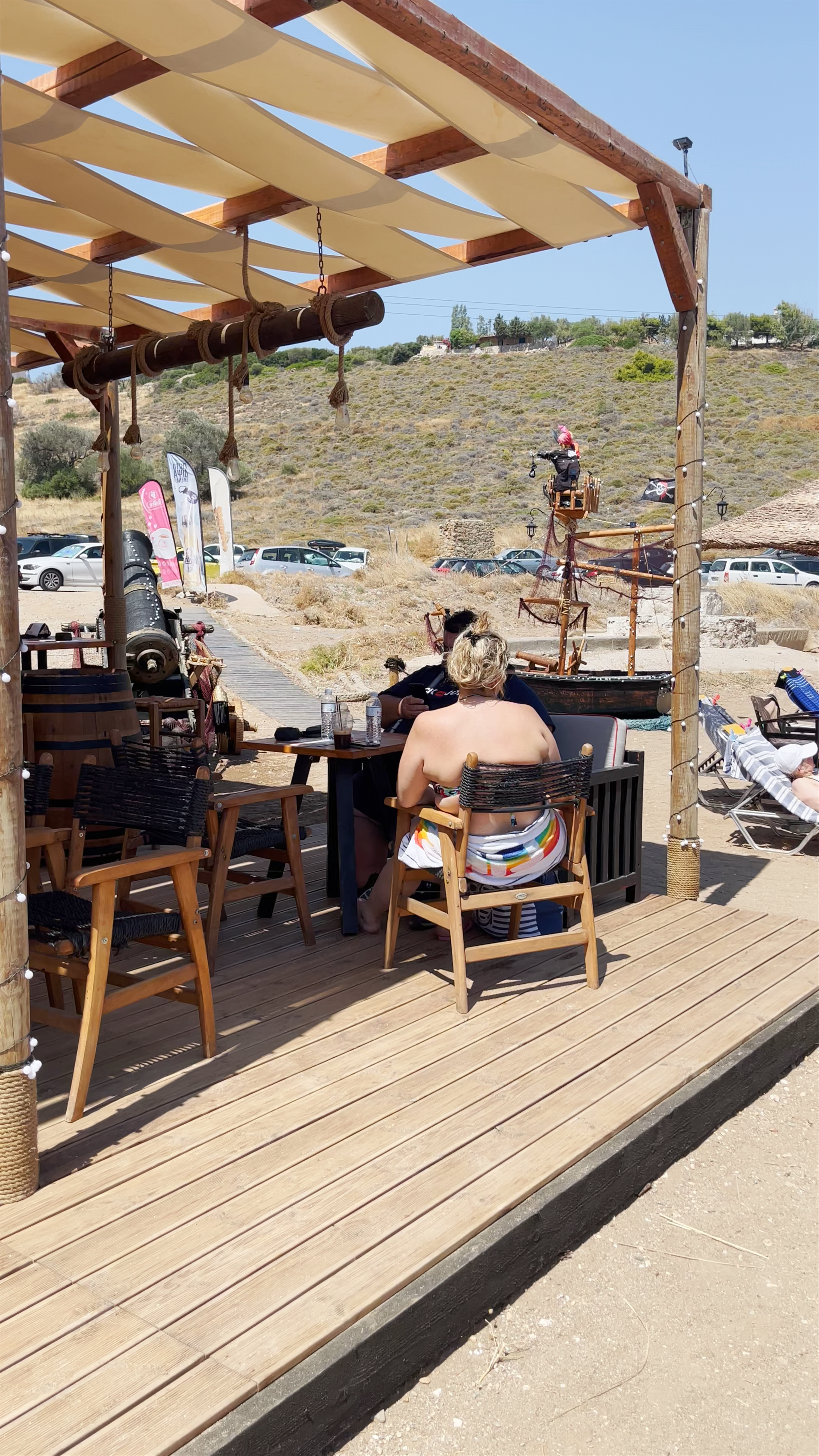 Cocoloco Beach Bar: Relaxed Vibes in Keratea, Greece