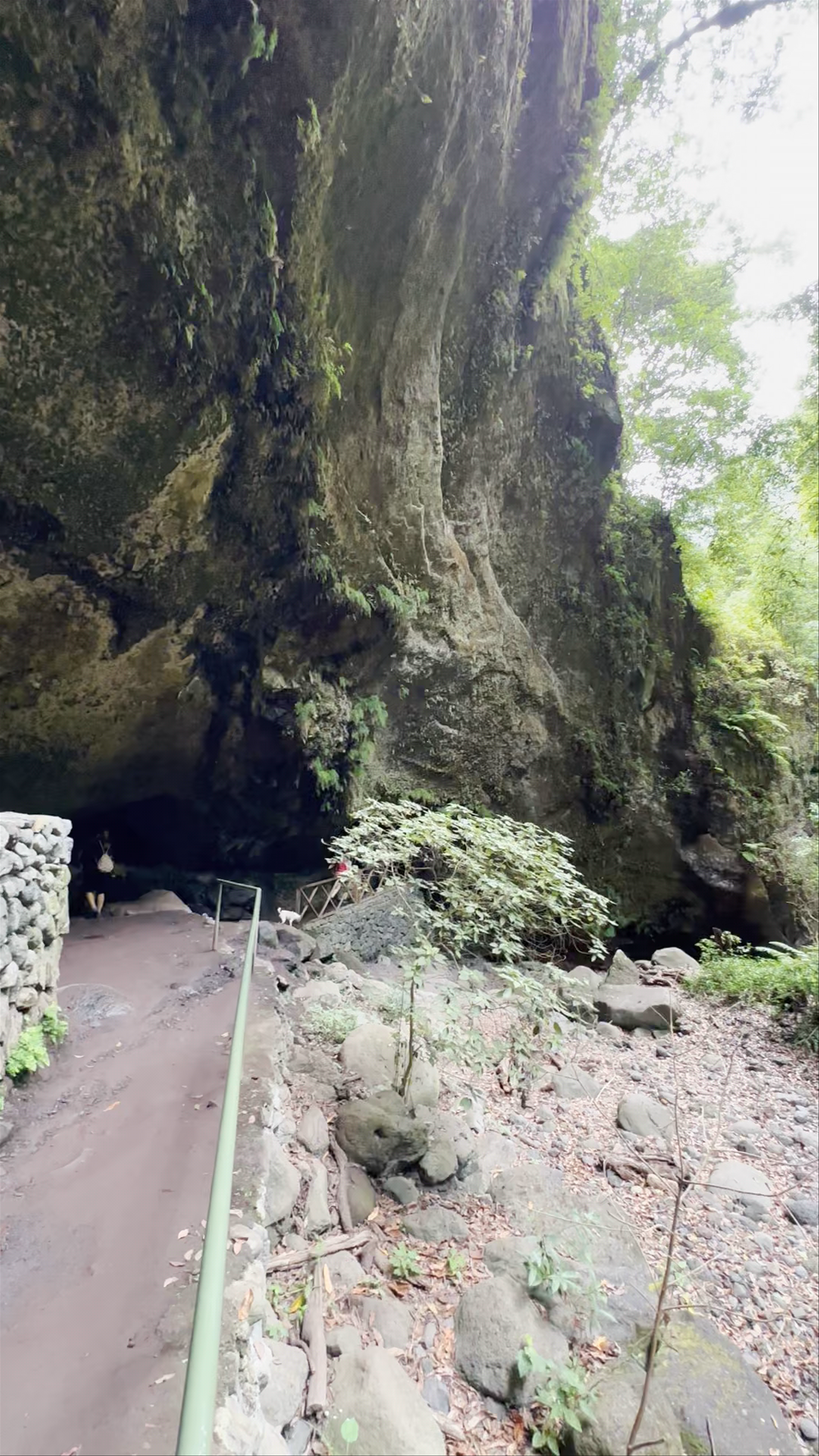Cascada De Los Tilos