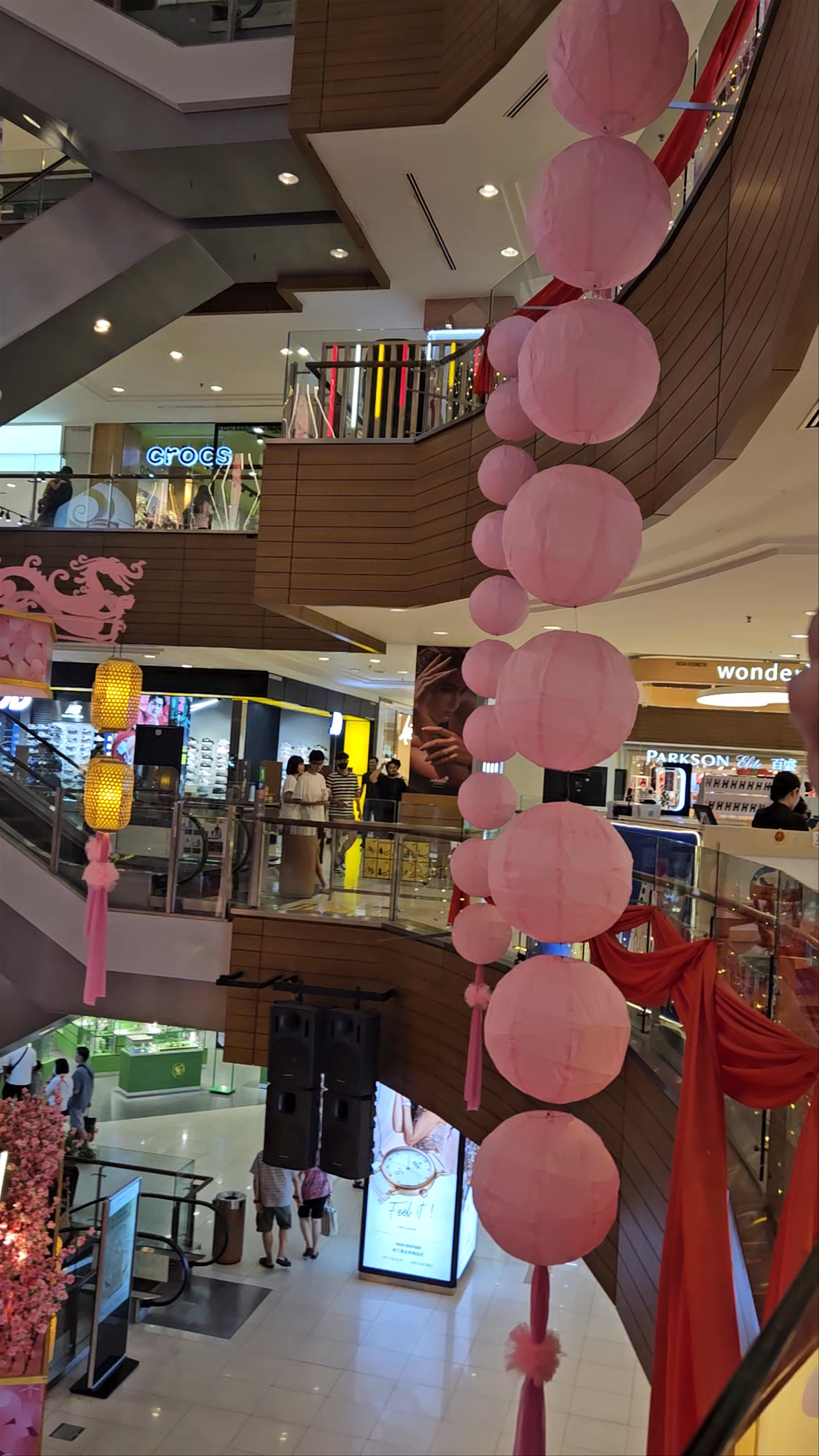 Gurney Plaza Festival Vibes: Festive Shopping & Cultural Lights in George Town