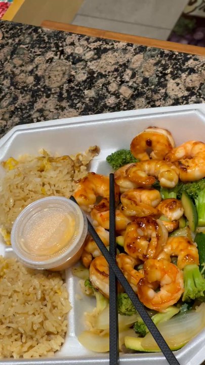Rice Alley - Just delicious  w/fried rice this time. Will definitely get again. They even gave me more broccoli because I asked in the comments. A+ - Ramen Near Me - Gainesville, Virginia