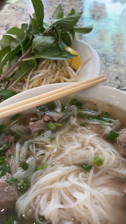 Pho Que Huong - Rich flavorful broth - Vietnamese Near Me - Honolulu, Hawaii