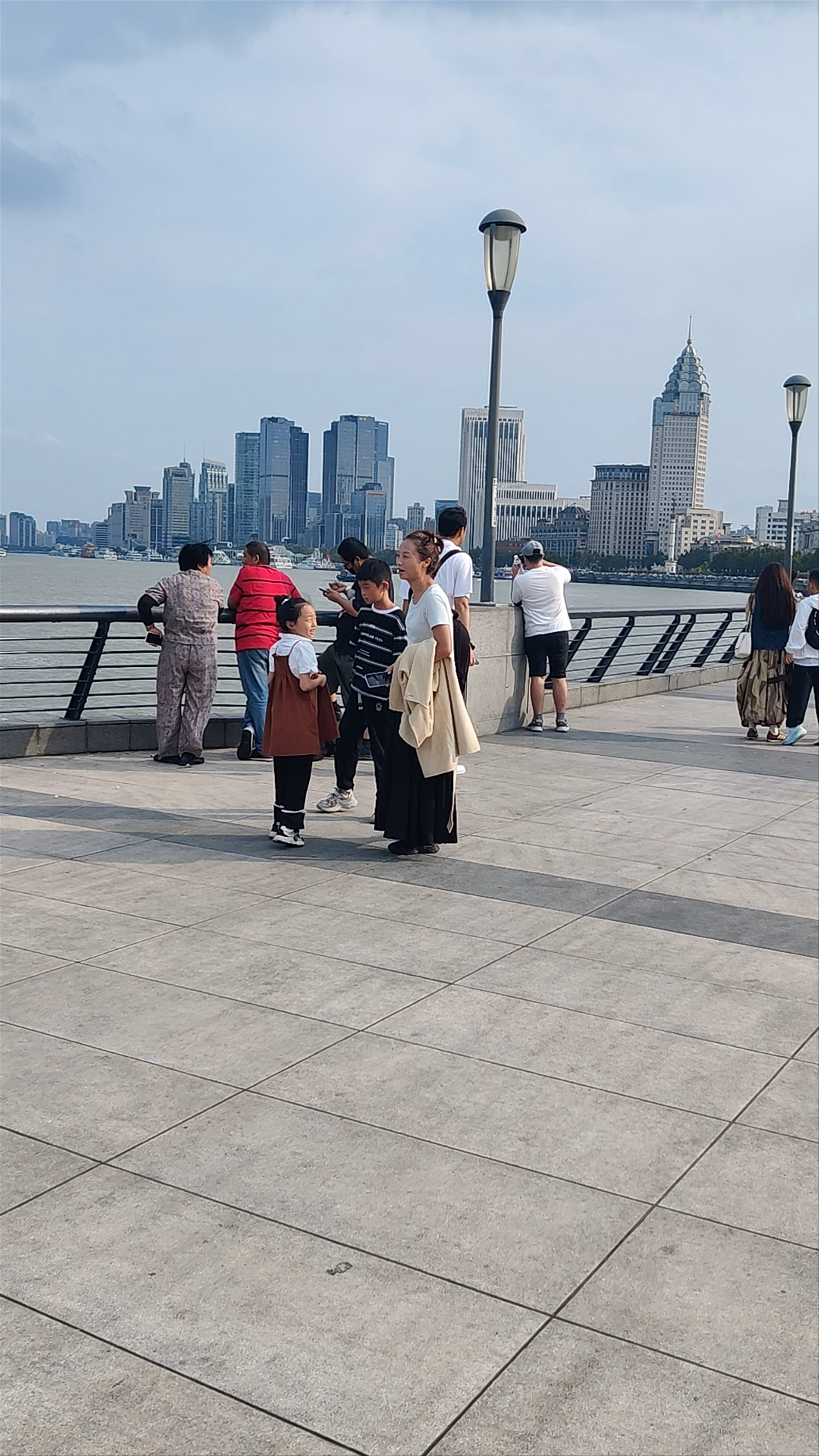 The Bund Promenade: Iconic Riverside Views in Shanghai