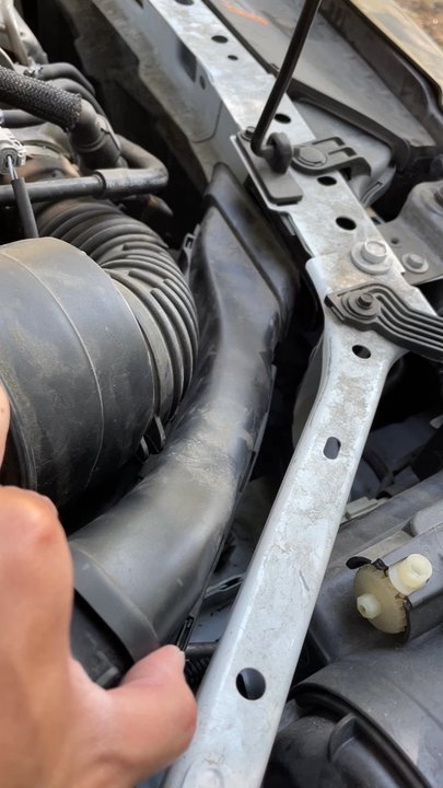 Jiffy Lube - Not secured in place. Easily moveable here! - Oil Change Stations Near Me - Pullman, Washington