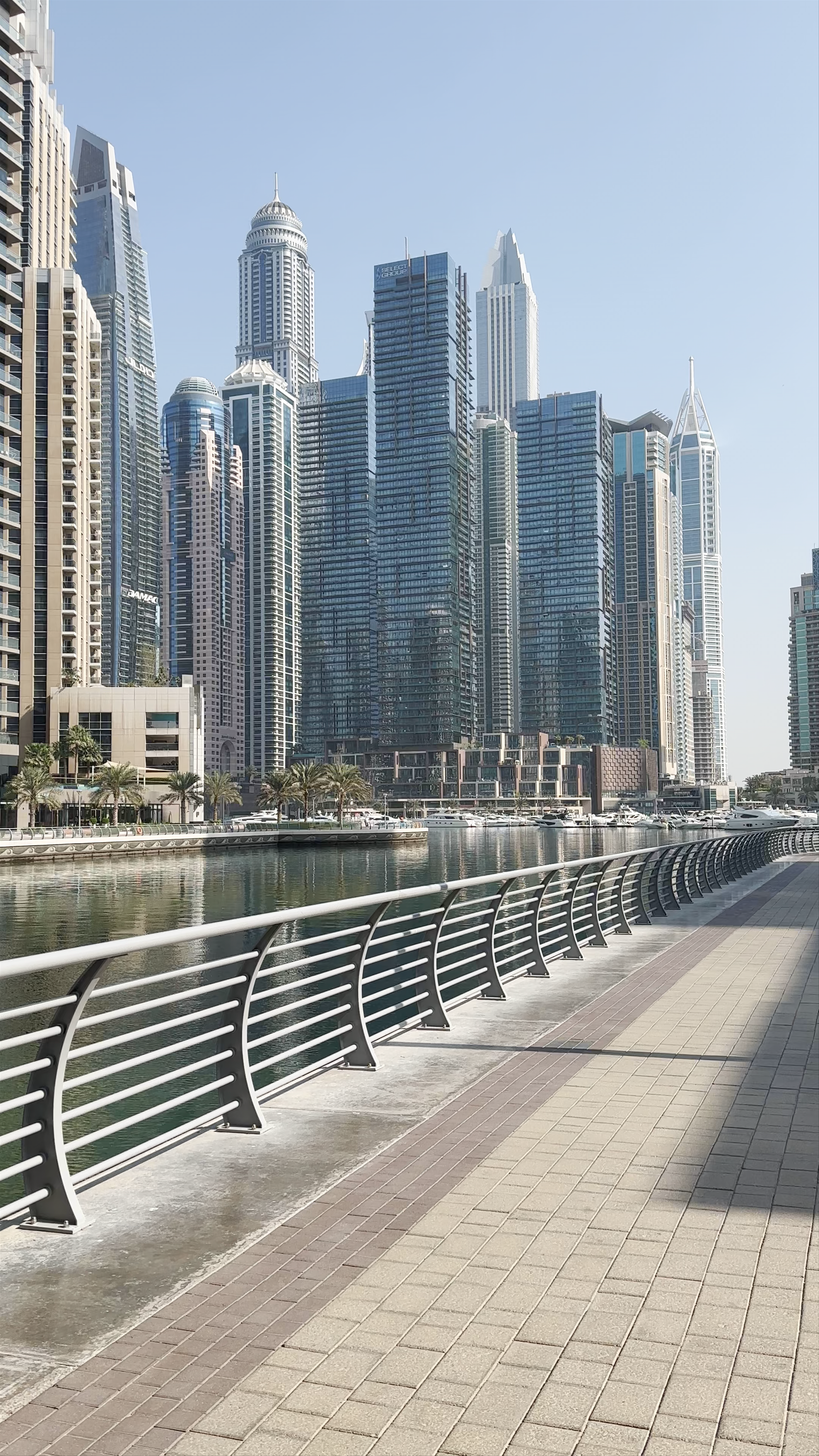 Dubai Marina Mall - Sheikh Zayed Road - Dubai - United Arab Emirates