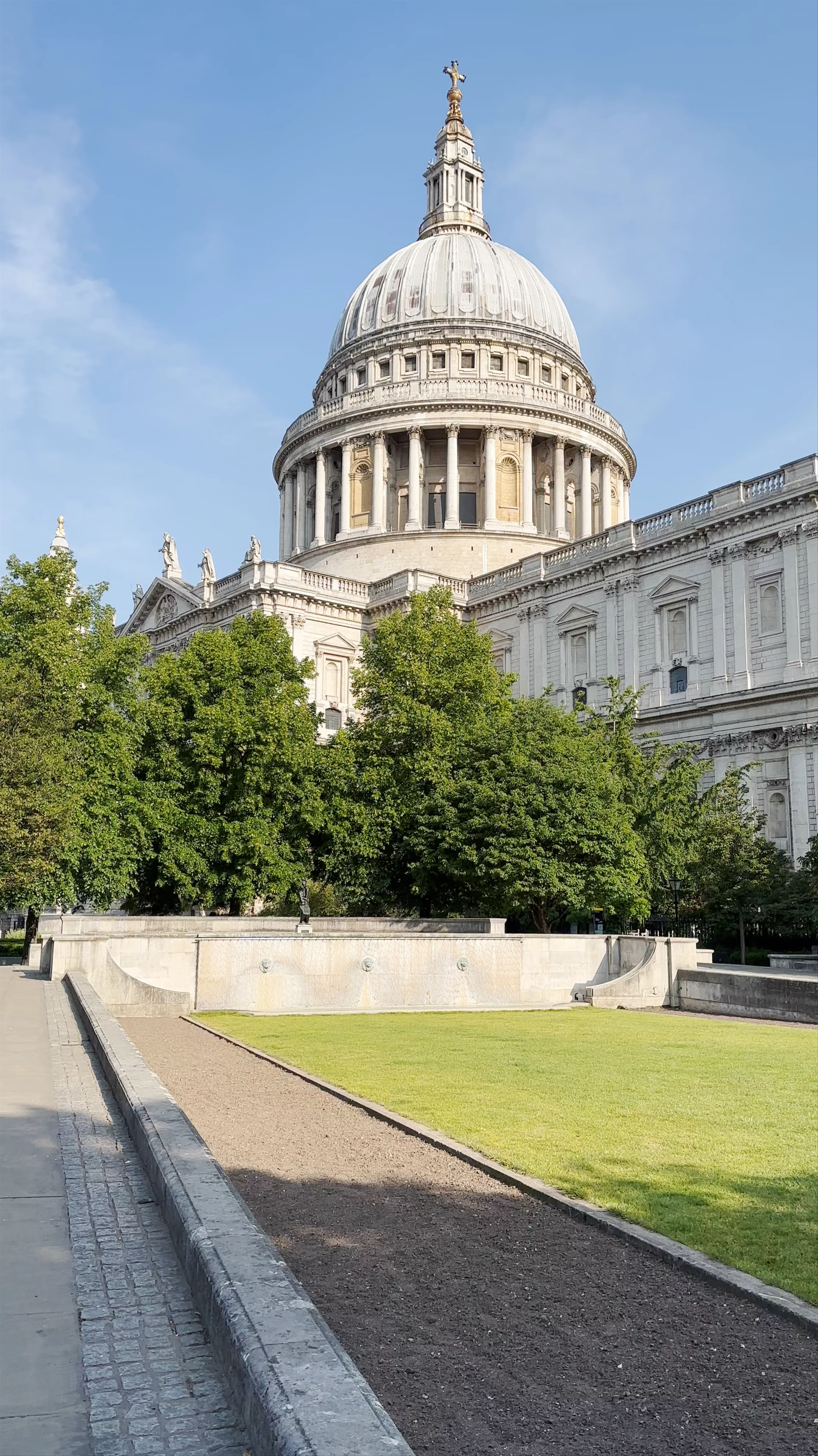 Festival Gardens, Saint Paul's Churchyard