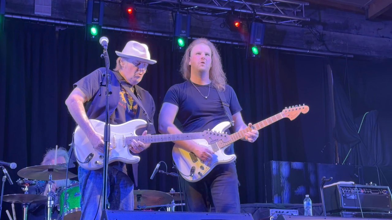 World Records - Walter & son John dueling guitars - Music & DVDs Near Me - Bakersfield, California