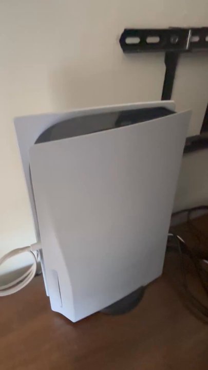 Videomen - The fan is fixed but now it's just a 'little louder'. Owner advised me to turn up the tv volume to drown out the noise. - Mobile Phone Repair Near Me - Van Nuys, California