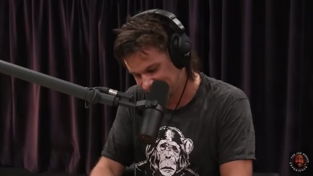 Theo Von Wore 2 Vests High on Coke…  [JRE]